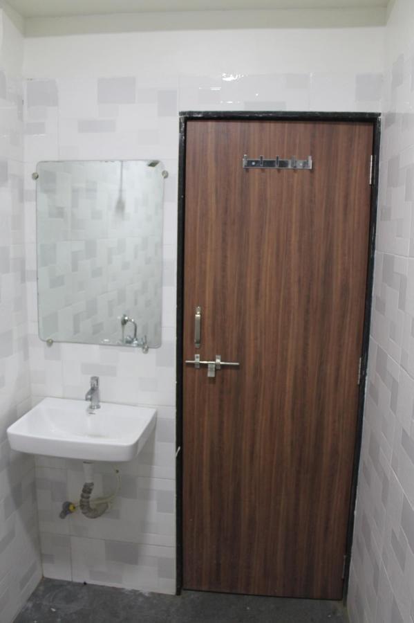 Mukesh Residency Hotel Pune Esterno foto