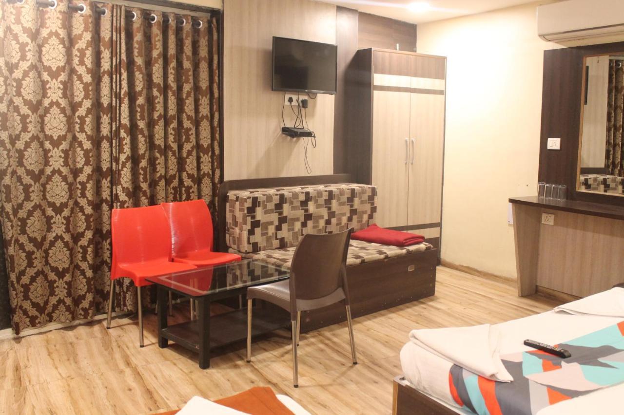 Mukesh Residency Hotel Pune Esterno foto