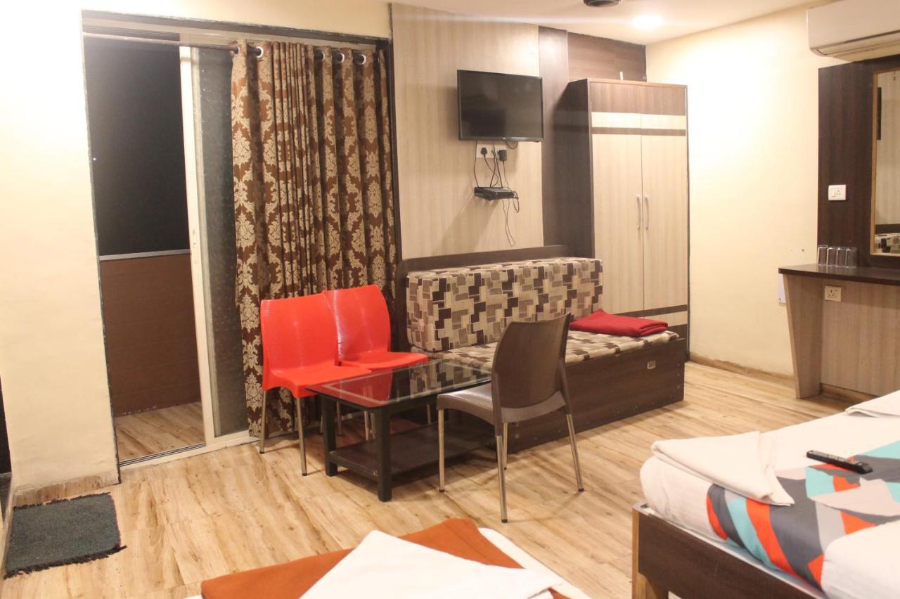 Mukesh Residency Hotel Pune Esterno foto