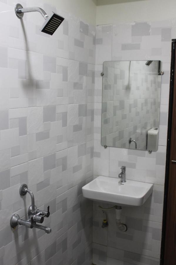 Mukesh Residency Hotel Pune Esterno foto