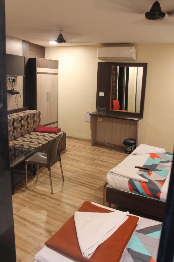Mukesh Residency Hotel Pune Esterno foto